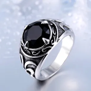 Vintage-Edelstahl-Herrenring mit schwarzem Edelstein und floralen Gravuren