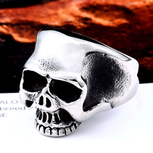 Polished silver skull ring in stainless steel for men with gothic punk design