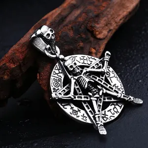 Pendentif crâne et pentagramme style punk gothique en argent vieilli pour hommes