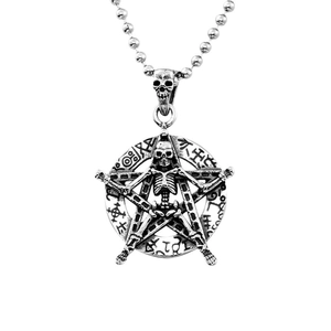 Pendentif punk crâne et pentagramme rétro en argent avec des gravures de runes gothiques