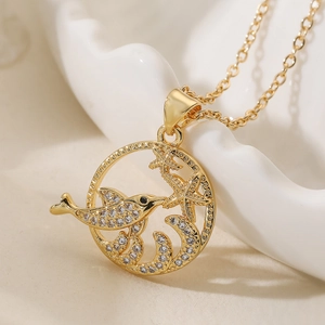 Collana placcata oro 18K con ciondolo oceano, delfino e stella marina con cristalli
