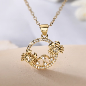 Collana con ciondolo cancro placcata in oro 18K con pietre di zircone cubico brillanti