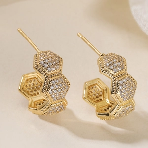 Elegant 18K gold-plated C-shaped geometric honeycomb earrings with cubic zirconia stones