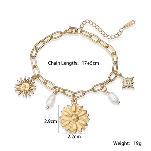 Détails du bracelet en acier inoxydable plaqué or 18K avec breloques tournesol et étoile