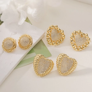 Light Luxury 18K Gold Plated Copper Zirconia Heart Round Stud Earrings Elegant Pave Setting Jewelry For Women Daily Banquet