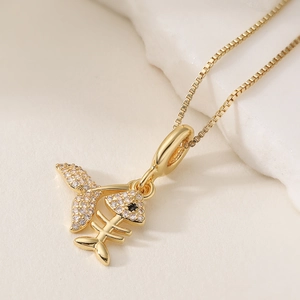 Collier pendentif arête de poisson plaqué or 18K avec zircons scintillants et chaîne box