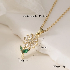 Dettaglio della collana a fiore in oro 18K con zirconi e specifiche catena di 45+5cm
