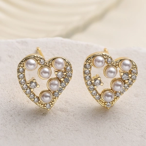 Elegant 18K gold plated heart earrings with white pearls and sparkling zircons