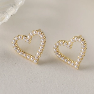 Elegant 18K gold plated heart stud earrings with white pearls for women fashion