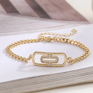 Bracelet chaîne cubaine plaqué or 18 carats avec pendentif croix serti de zircons chic
