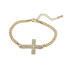 Bracelet gourmette plaqué or avec pendentif croix serti de zircons pour femme
