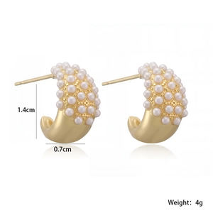 Boucles d'oreilles demi-créoles plaquées or 18 carats avec perles pavées, 1,4cm par 0,7cm