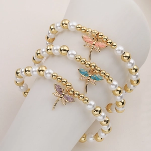Bracelet Perlé en Cuivre Plaqué Or 18K Zircone Pendentif Libellule Künstliche Perle Synthétique pour Femme Bijoux Élégants