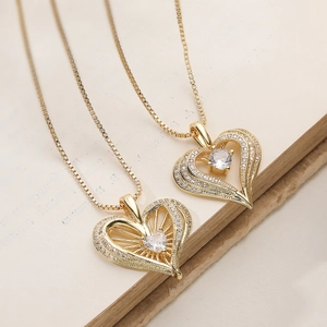 Collana Con Pendente A Cuore Alla Moda Rame Placcato Oro 18K Zirconia Catena Box Per Donna Gioielli Regalo Elegante