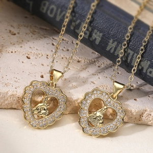 18K Gold Plated Copper Virgin Mary Heart Pendant Necklace Religious Zirconia Inlaid Scalloped Edge Jewelry For Women Gift
