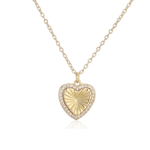 Lujoso collar con colgante de corazón chapado en oro de 18K con piedras de circón