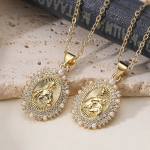 Vierge Marie Collier Pendentif Ovale Religieux En Cuivre Plaqué Or Avec Zircone Künstliche Perle Bijoux Rétro Pour Femmes