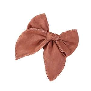 Barrette à cheveux élégante en lin pour enfants avec bords brodés et gros nœud