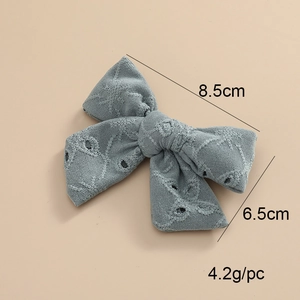 Barrette nœud en dentelle brodée bleu poudré pour filles avec motifs floraux élégants
