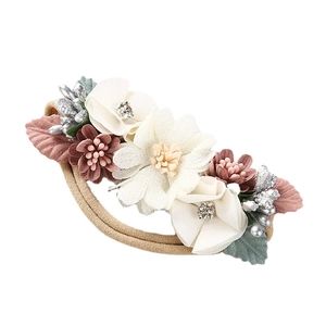 Boho-Blumen-Stirnband für Babys mit 3D-Handblumen und Strasssteinen auf Nylonband