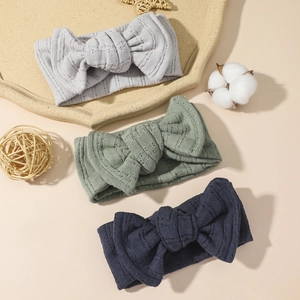 Set di tre fasce per neonati in cotone a maglia con fiocchi a coste in grigio verde e blu