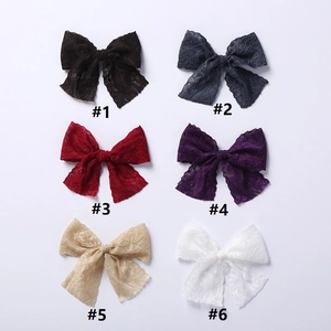 Détails de six barrettes à nœuds en dentelle florale en plusieurs coloris élégants