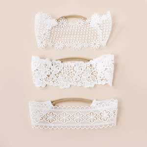 Ensemble de trois bandeaux de bébé en dentelle blanche avec bandes élastiques en nylon