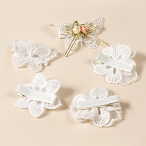 Lot de 5 barrettes en dentelle blanche pour enfants avec motifs de fleurs et de papillons