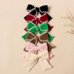 Set di 6 mollette per capelli in maglia con bordi smerlati per bambine e donne