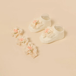 Ensemble bandeau en dentelle et chaussettes à fleurs 3D pour bébés filles en crème