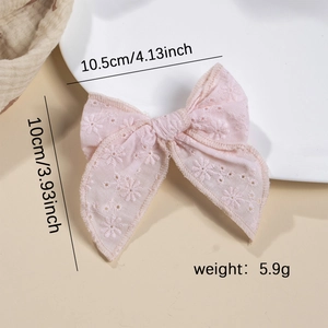 Barrette à cheveux rose brodée pour filles avec motif floral ajouré et taille 10,5 cm