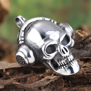 Retro hip-hop skull pendant with headphones made of high-polished stainless steel