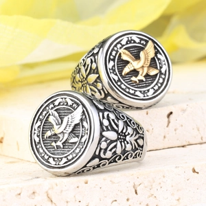 Vintage Stainless Steel Eagle Signet Ring Retro Relief Flying Bird Biker Ring For Men Women Antique Silver Gold Jewelry Gift