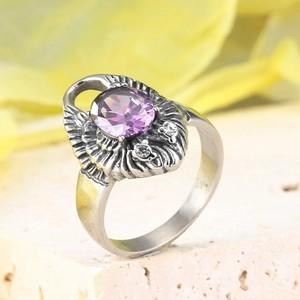 Anillo vintage águila de acero inoxidable con cristal púrpura grande y grabados de alas