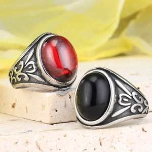 Vintage Stainless Steel Punk Ring For Men Retro Scrollwork Carved Oval Red Black Rhinestone Inlaid Bohemian Finger Ring Jewelry