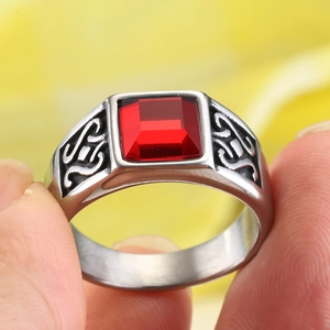 Bague vintage en acier inoxydable pour homme avec pierre rouge carrée et motifs tribaux