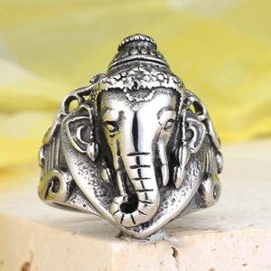 Bague vintage en acier inoxydable avec relief Ganesha et sculpture de tête d'éléphant