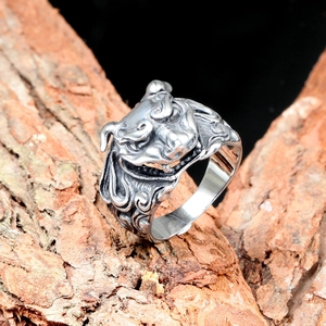 Vintage oxidized silver bull head ring featuring detailed carved animal skull craftsmanship