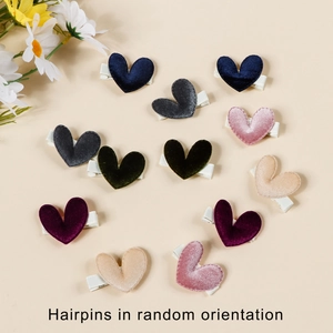 Detail-Set bunter Samt-Herz-Haarspangen mit weichem Stoffbezug für Babys