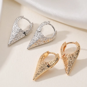 Boucles d'Oreilles en Cuivre Géométriques Irrégulières à Texture Martelée Vintage pour Femmes Style Européen Américain Or Argent Bijoux