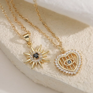 Collier Pendentif en Cuivre Plaqué Or 18K Zirconia pour Femmes Cœur Mauvais Œil Rayon de Soleil Étoile Bijoux de Mode