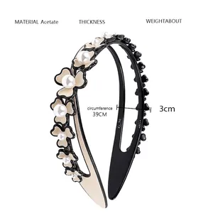 Detail view of flower headband showing 3mm thickness and 39cm circumference specs