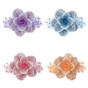 Funkelnde Kamelien-Haarspangen mit tschechischen Kristallen in Violett, Blau und Rosa