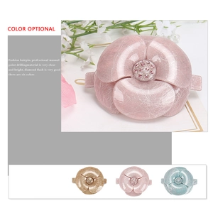 Pince à cheveux camélia élégante en acrylique avec strass en six couleurs classiques