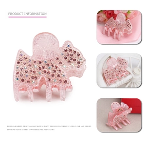Pince à cheveux petit chien rose en acrylique avec strass pour coiffure élégante