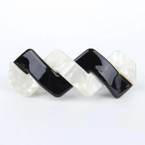 Barrette à cheveux en acétate géométrique minimaliste avec design noir et blanc