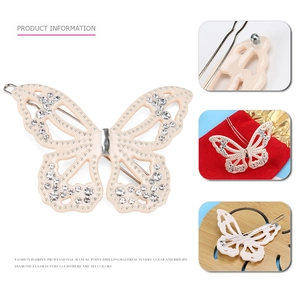 Barrette noeud en acétate rose avec strass et pochette en velours, vues multiples