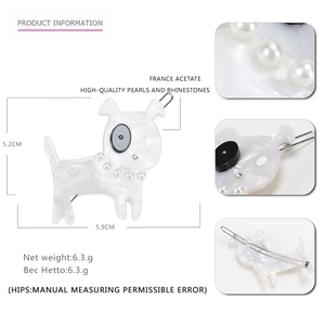 Hunde-Haarclip aus weißem Acetat mit Kunstperlen und Strasssteinen dekoriert, 5,9x5,2 cm