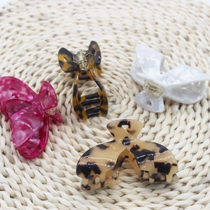 Haarklammern aus Acetat mit Schildpatt-, Weiß- und Leopardmuster für Damen im Set