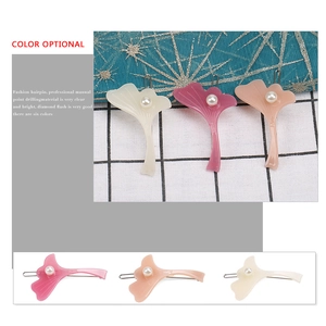 Barrette en acétate forme feuille de ginkgo avec perle et couleurs Morandi